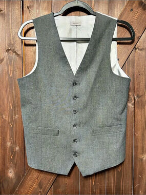 JF J. Ferrar Slim Fit Men'Small Gray Vest Size Small Like New